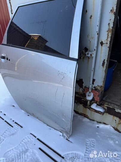 Дверь задняя правая Mitsubishi Grandis NA4W 2003