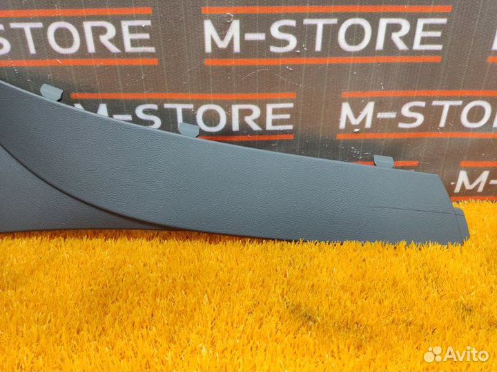 Накладка центральной консоли левая Volkswagen