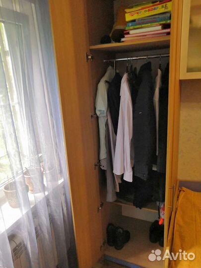 Спальный гарнитур, письменный стол бу