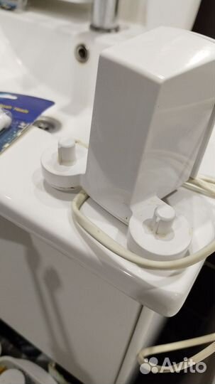 Комплект электрических зубных щеток Braun с блоком