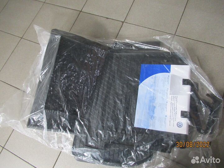 Ковры передние резиновые Фольксваген Амарок 10