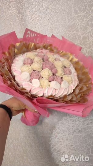 Букеты из шок. роз, зефира, сухофруктов