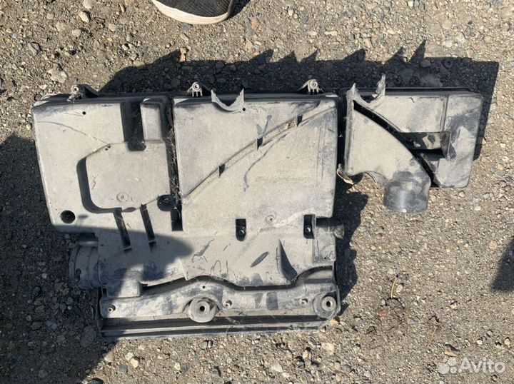 Корпус воздушного фильтра Ford Fusion