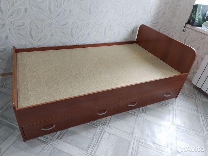 Кровать односпальная с ящиками