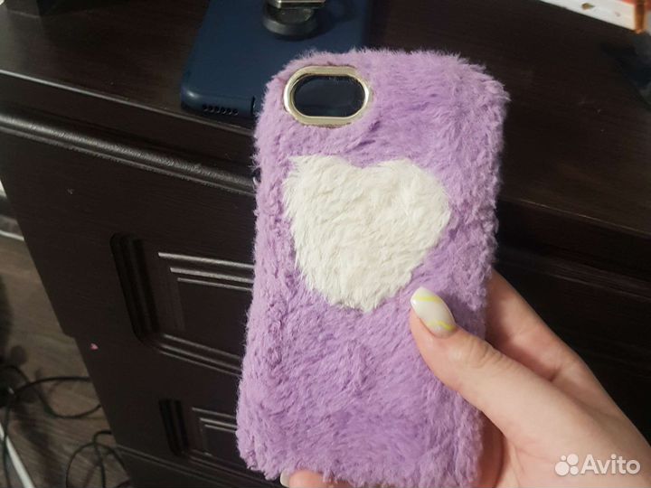 Чехлы на iPhone 7