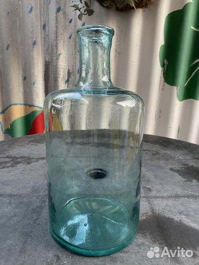 Старинные бутылки и банки