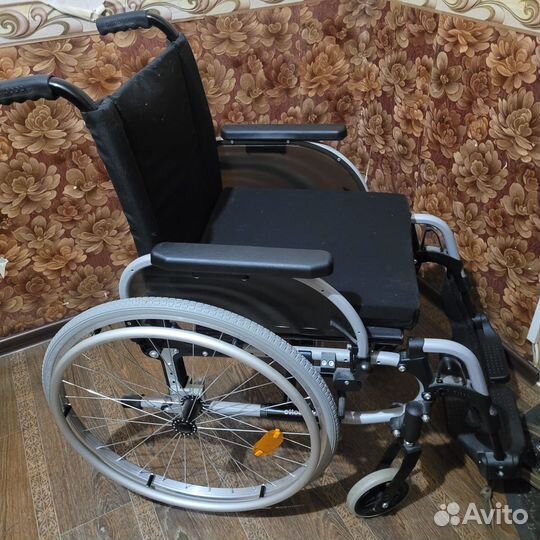 Инвалидная коляска новая