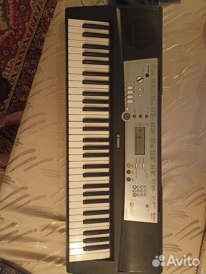 Синтезатор yamaha psr e203 (пианино)