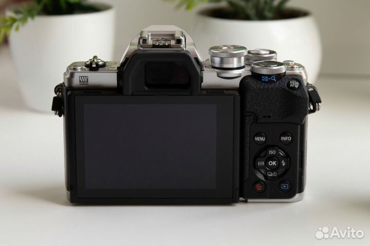 Olympus OM-D E-M10 Mark IV Body