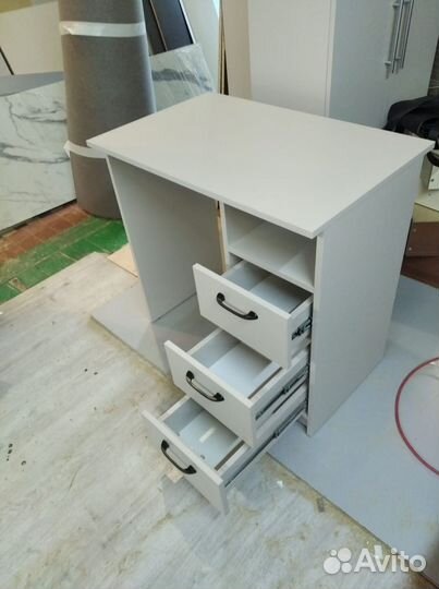 Письменный стол