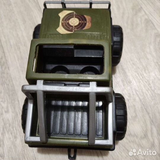 Игрушечные машинки