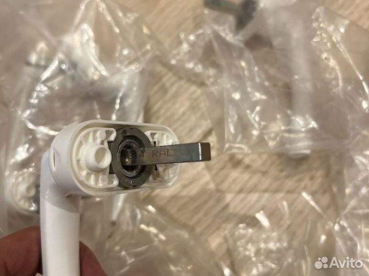 Ручки оконные Roto