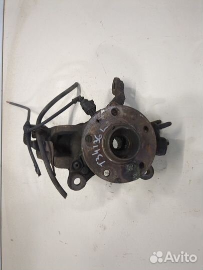 Ступица (кулак, цапфа) Volkswagen Touran, 2004