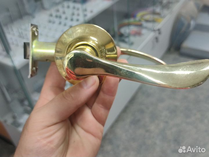 Дверная ручка