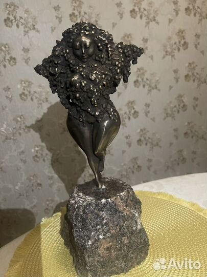 Статуэтка бронза