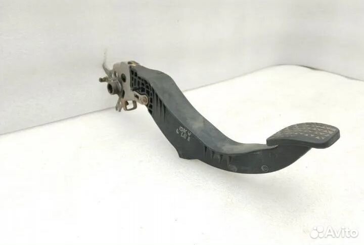 Педаль сцепления Chevrolet Cruze J300 F16D3 2012