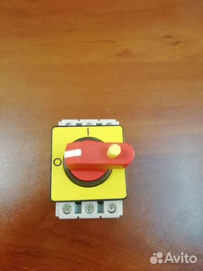 Аварийный выключатель-разъединитель 32А (VVE1)