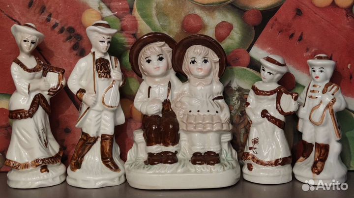 Фарфоровые статуэтки