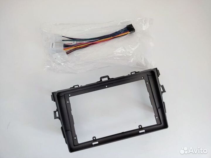Рамка магнитолы Toyota Corolla 9 дюймов