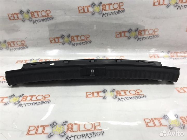 Накладка петли багажника VW Tiguan (5N1,5N2) 2007