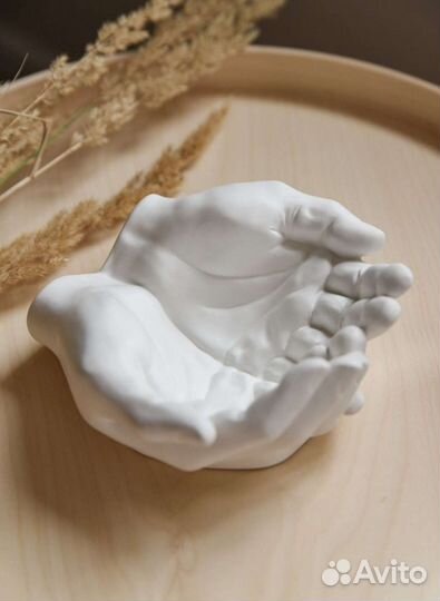 Руки из гипса