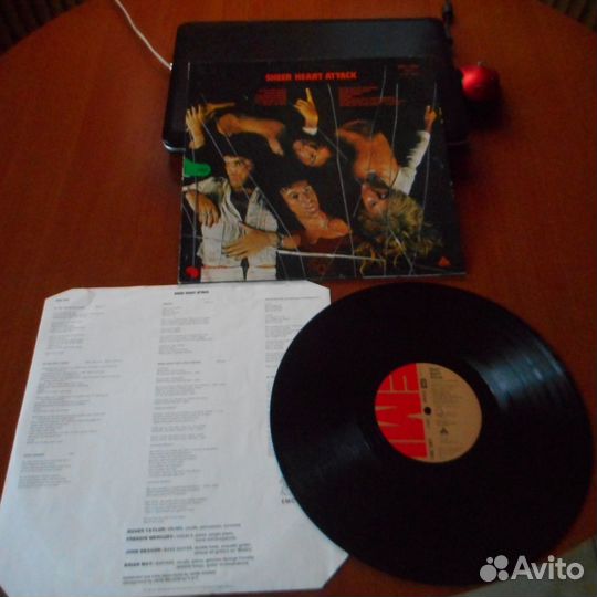 LP Queen-Shere Heart Attack UK