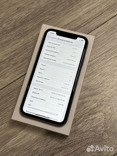 iPhone 11, 64 ГБ