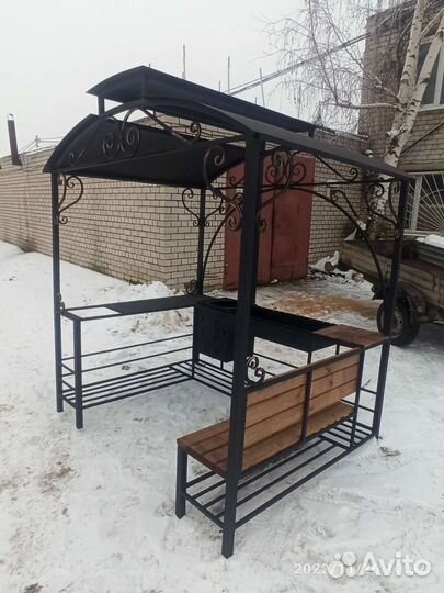 Беседка с мангалом и печью для казана