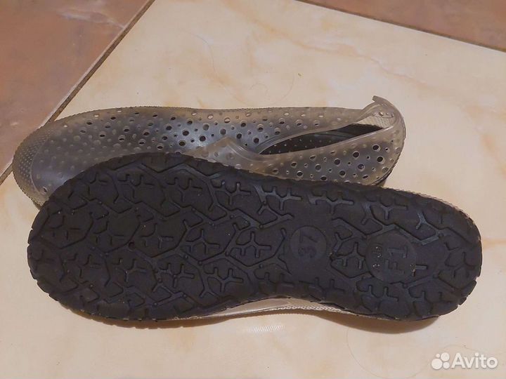 Акватапки женские р.37