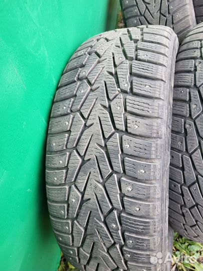 Nokian Tyres Hakkapeliitta 7 215/60 R17