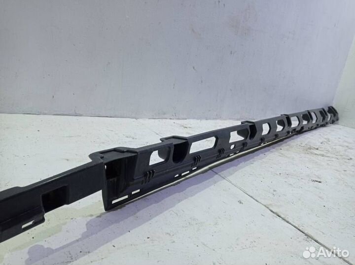 Кронштейн накладки порога