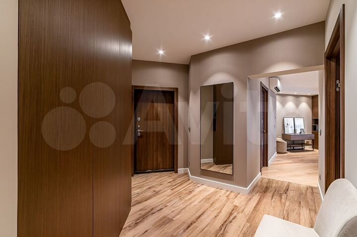 4-к. квартира, 160 м², 4/8 эт.