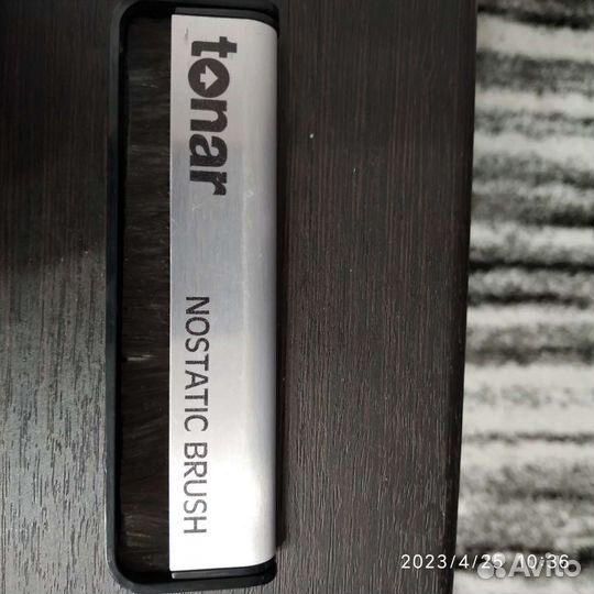 Антистатическая щетка