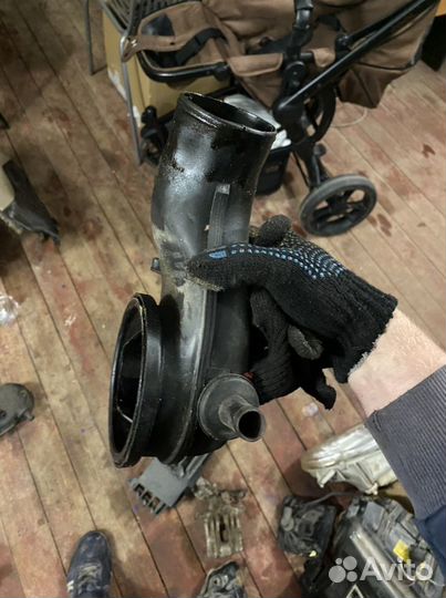 Воздухозаборник Volkswagen Passat (B3) 1988-1993