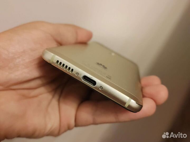 Телефон Huawei Nova Can-L11