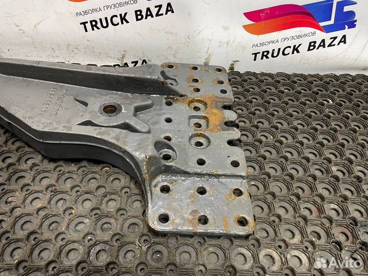 21211387 Кронштейн реактивной тяги правый Volvo FH