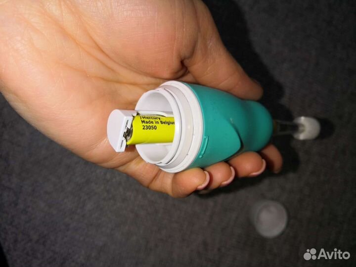 Электрическая зубная щётка Megaten