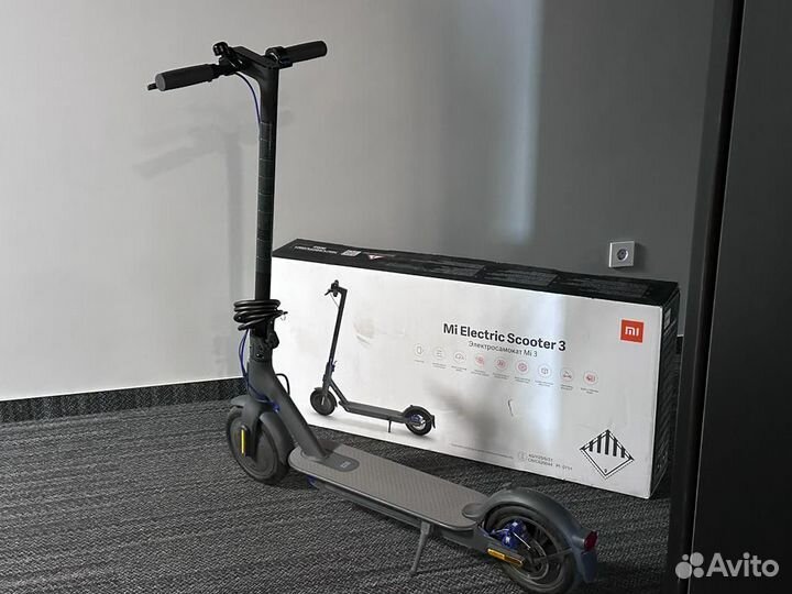 Электросамокат Xiaomi Mi Electric Scooter 3