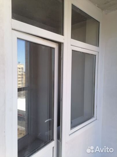 Оконный блок с дверью бу