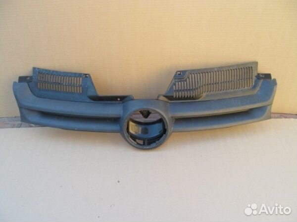Решетка радиатора Volkswagen Golf 5 2004-2009