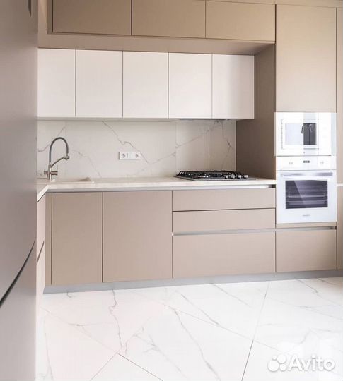 Кухонный гарнитур в студию