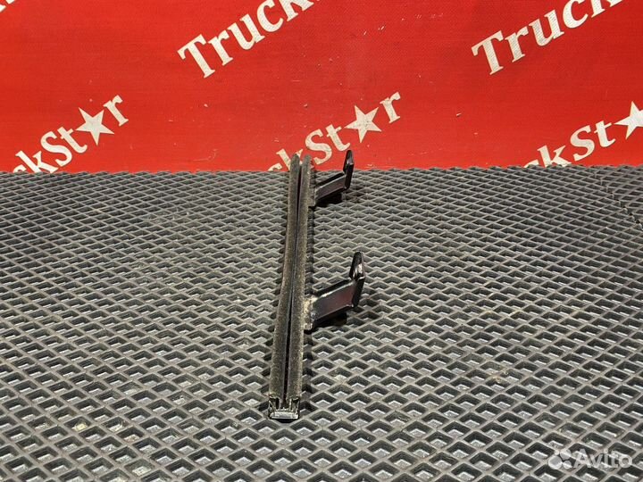 Направляющая стекла двери левой 2023г Faw J7