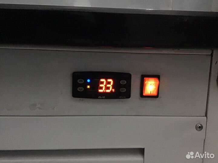 Холодильный шкаф