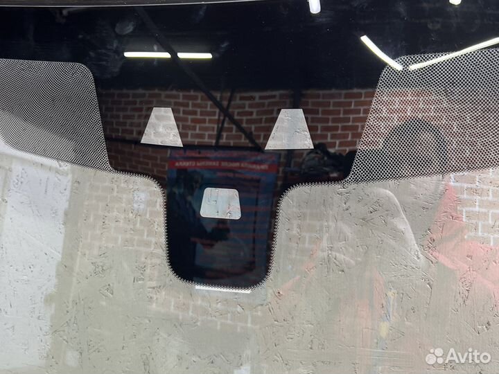 Лобовое стекло range rover L405 2017г