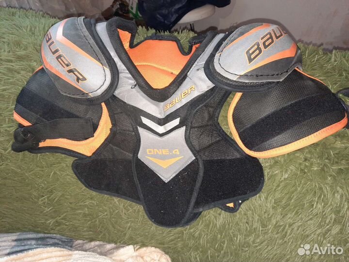 Нагрудник хоккейный