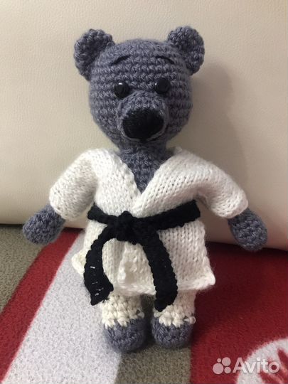 Медведь в кимоно вязаная игрушка