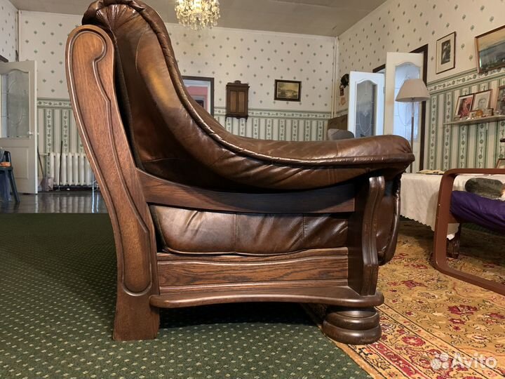 Кожаный диван на дубе. Германия