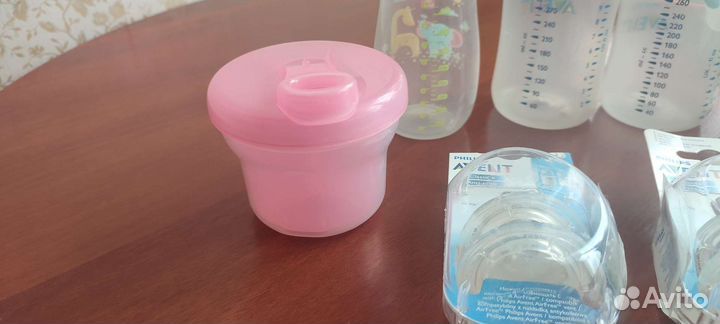 Бутылочки для кормления и соски