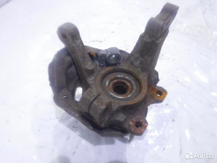 Кулак передний левый Опель