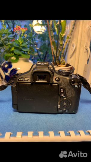 Зеркальный фотоаппарат Canon EOS 600D